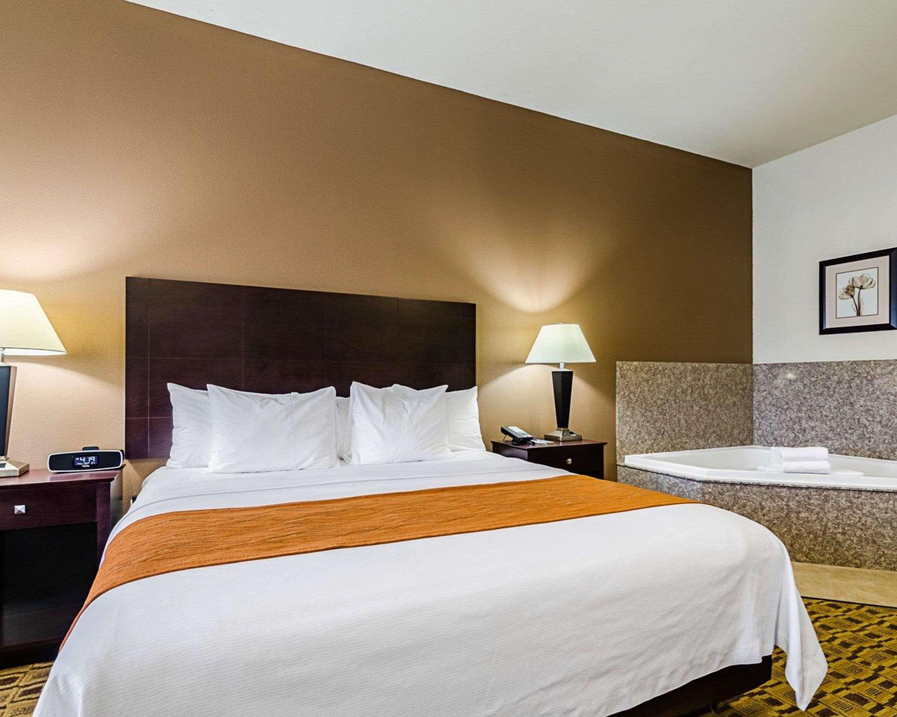 Comfort Inn & Suites Lawrence - University Area Экстерьер фото