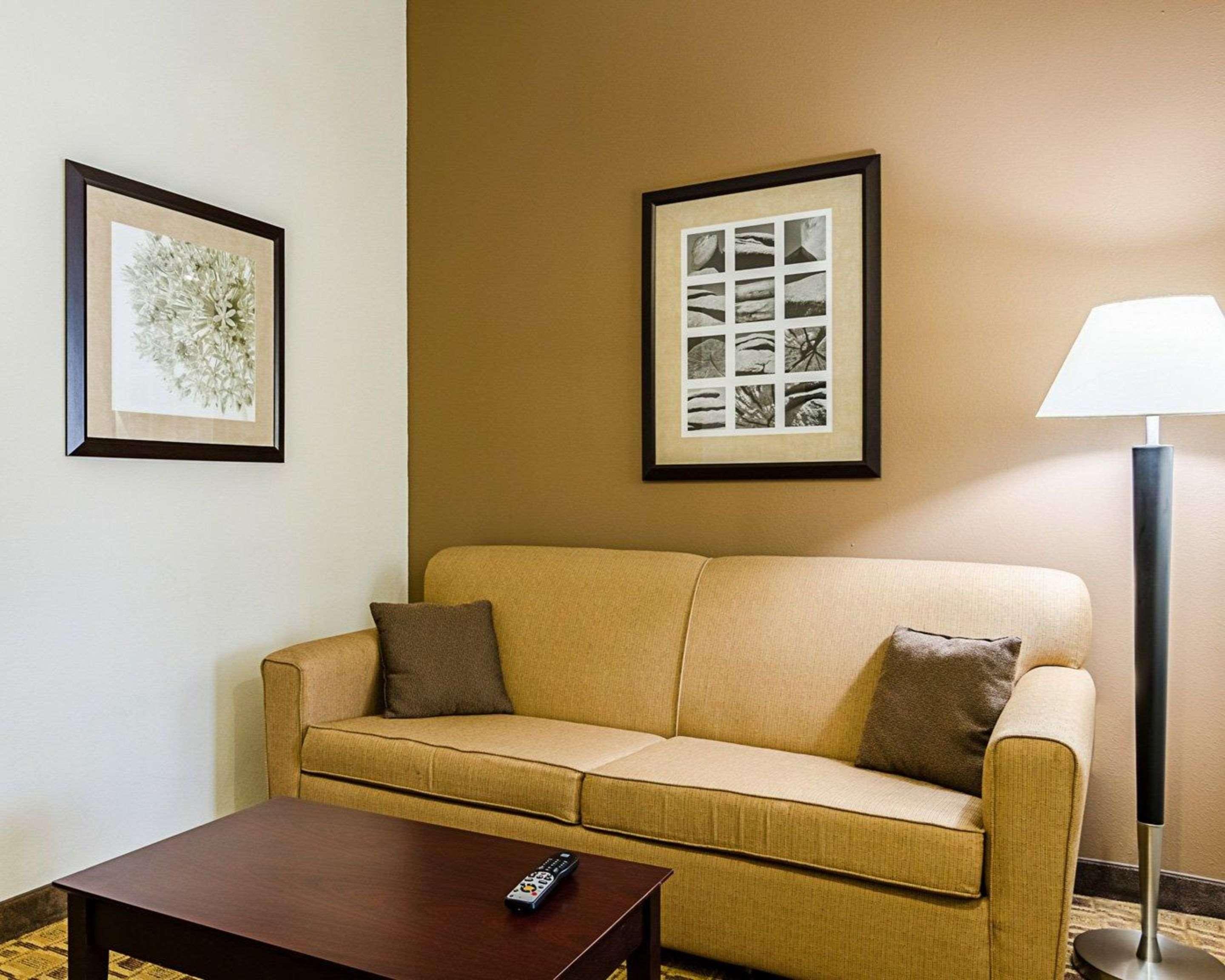 Comfort Inn & Suites Lawrence - University Area Экстерьер фото