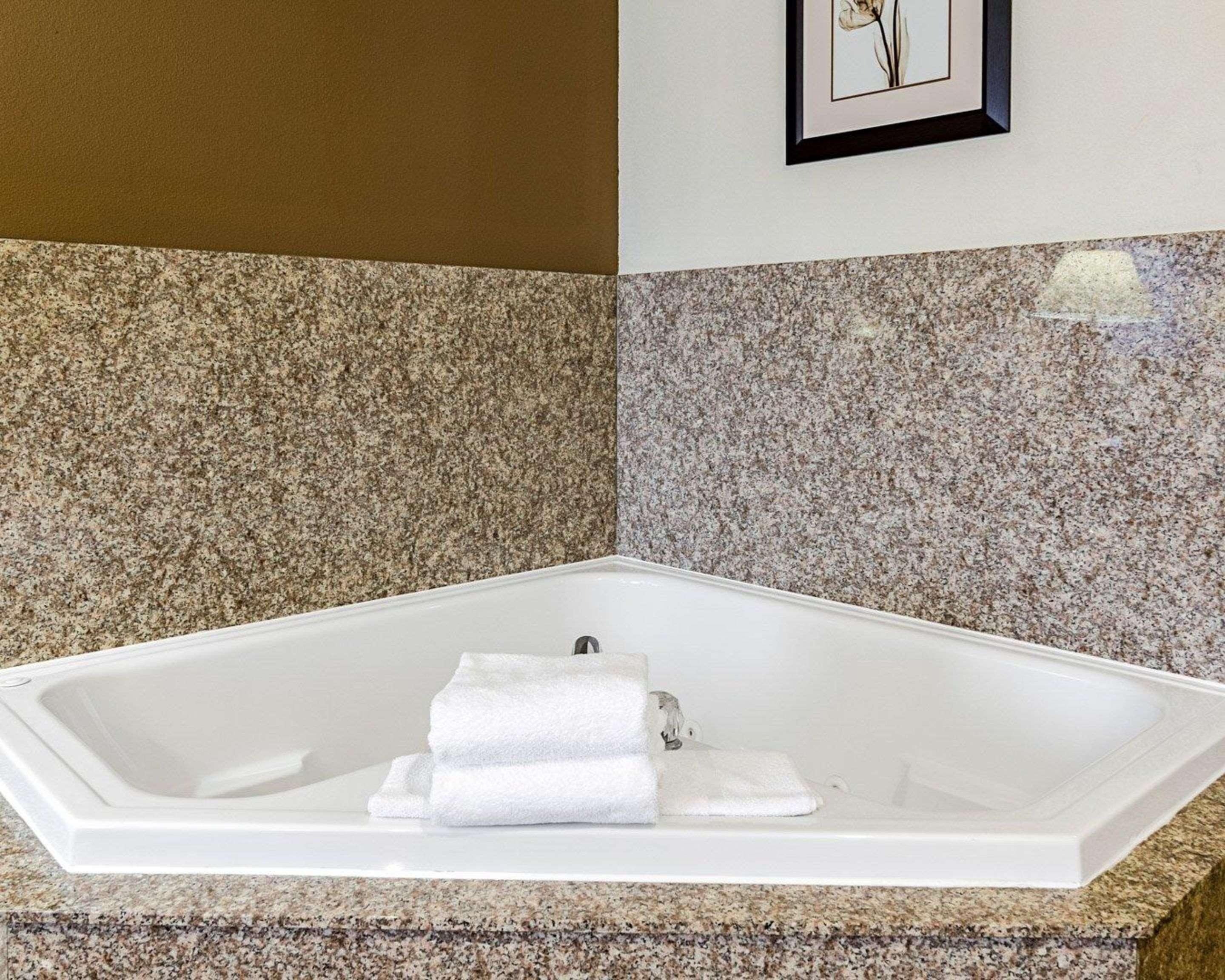 Comfort Inn & Suites Lawrence - University Area Экстерьер фото