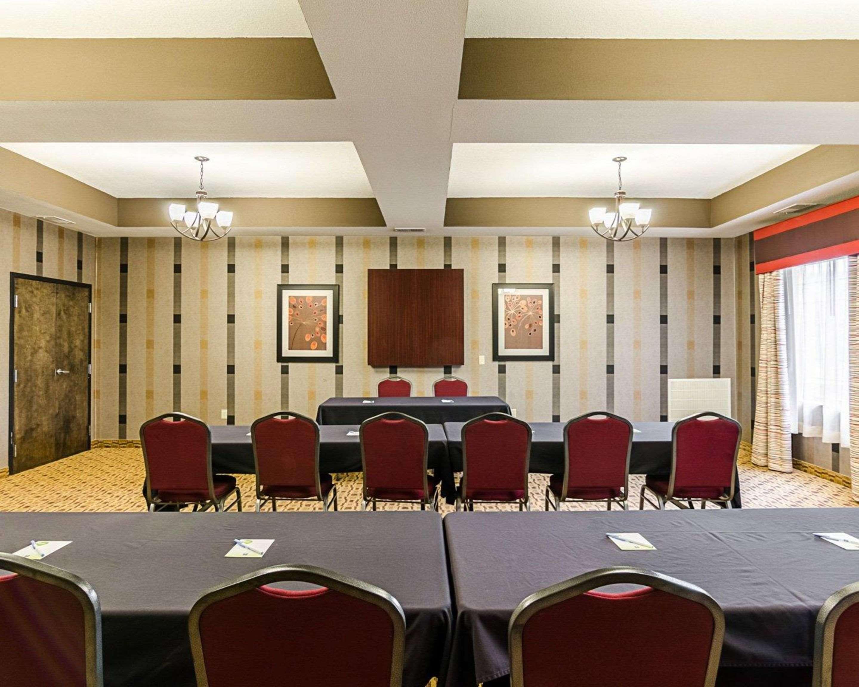 Comfort Inn & Suites Lawrence - University Area Экстерьер фото