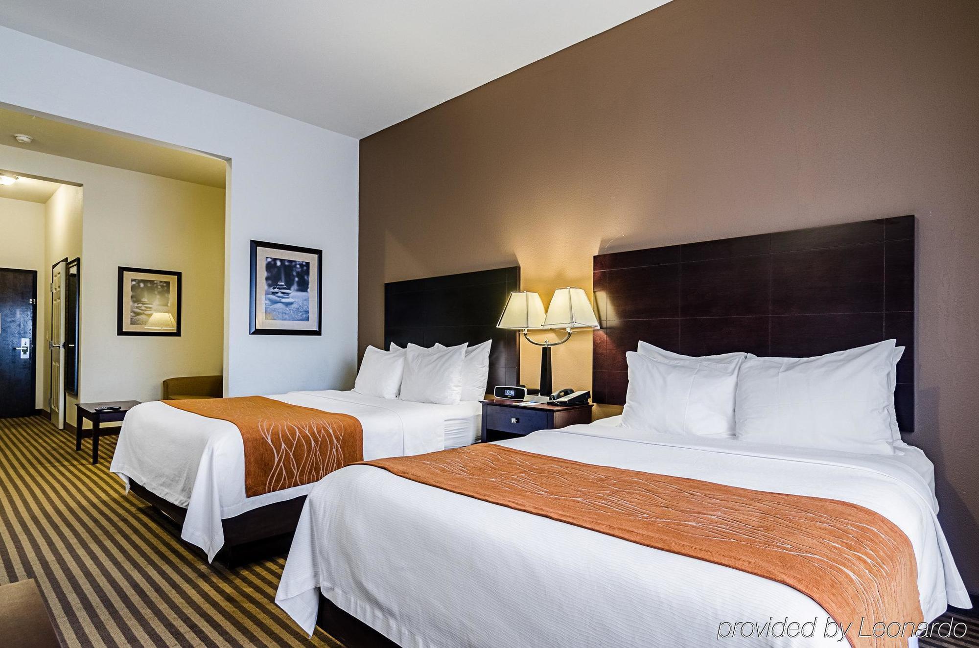 Comfort Inn & Suites Lawrence - University Area Экстерьер фото