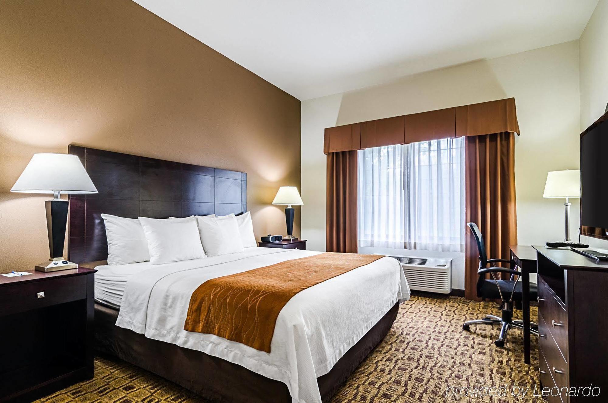 Comfort Inn & Suites Lawrence - University Area Экстерьер фото